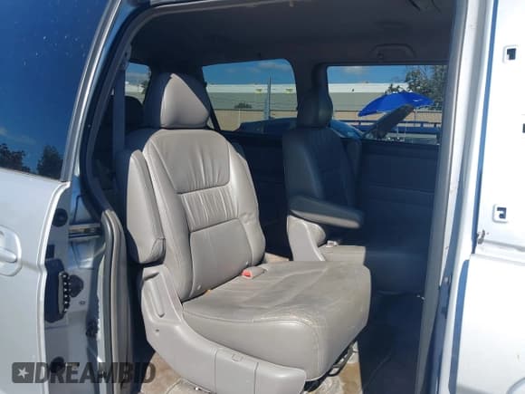 ✅ 2003 Honda Odyssey EX-L • VIN: 5FNRL18053B140382 • Лот: 43461142. Опубликован ранее на IAAI с пробегом 259 723 миль. Бесплатный доступ к архиву аукционных продаж из США и подробный отчёт об истории автомобиля на DreamBid. Изображение 8.