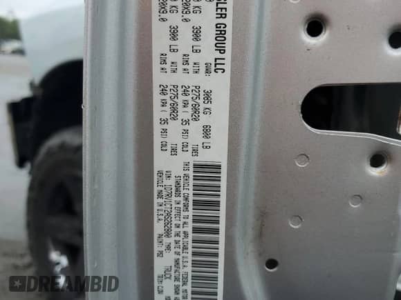 2010 Dodge 1500 Laramie z VIN 1D7RV1CT2AS262800, wystawiony jako Copart lot #81690014 z przebiegiem 111 002 mil mil oraz Szkoda całkowita • Salvage title. Historia ofert i sprzedaży dostępna na DreamBid. Obrazek 12.