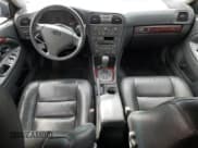 ✅ 2004 Volvo V40 • VIN: YV1VW27564F089135 • Lot: 82517045. Wystawiony na Copart z przebiegiem 182 057 mil. Bezpłatny archiwum sprzedaży aukcyjnych z USA i szczegółowy raport historii pojazdu na DreamBid. Zdjęcie 8.