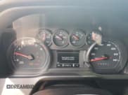 ✅ 2020 Chevrolet Silverado 1500 Custom Trail Boss • VIN: 1GCPYCEFXLZ361029 • Lot: 60386244. Wystawiony na Copart z przebiegiem 41 525 mil. Bezpłatny archiwum sprzedaży aukcyjnych z USA i szczegółowy raport historii pojazdu na DreamBid. Zdjęcie 9.