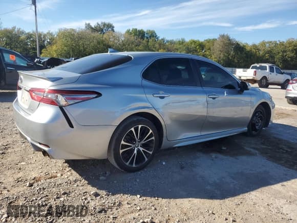 ✅ 2019 Toyota Camry SE • VIN: 4T1B11HK3KU849449 • Лот: 89733075. Опубликован ранее на Copart с пробегом 152 832 миль. Бесплатный доступ к архиву аукционных продаж из США и подробный отчёт об истории автомобиля на DreamBid. Изображение 3.