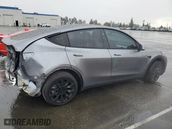 ✅ 2024 Tesla Model Y Long Range • VIN: 7SAYGDEE5RF195508 • Лот: 85880625. Опубликован ранее на Copart с пробегом 25 536 миль. Бесплатный доступ к архиву аукционных продаж из США и подробный отчёт об истории автомобиля на DreamBid. Изображение 3.