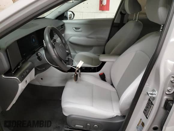 2024 Hyundai Kona SEL with VIN KM8HCCAB9RU063711, listed as a Copart auction lot 83563674 with 5,995 mi miles and Salvage title. Bid and sale history available at DreamBid. Image 7.