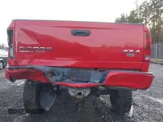 2004 Dodge 3500 ST z VIN 3D7LU38C34G276102, wystawiony jako IAAI lot #41056672 z przebiegiem 216 277 mil mil oraz . Historia ofert i sprzedaży dostępna na DreamBid. Obrazek 6.