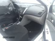 ✅ 2016 Hyundai Accent SE • VIN: KMHCT5AE8GU256221 • Лот: 29825936. Опубликован ранее на IAAI с пробегом 77 659 миль. Бесплатный доступ к архиву аукционных продаж из США и подробный отчёт об истории автомобиля на DreamBid. Изображение 5.