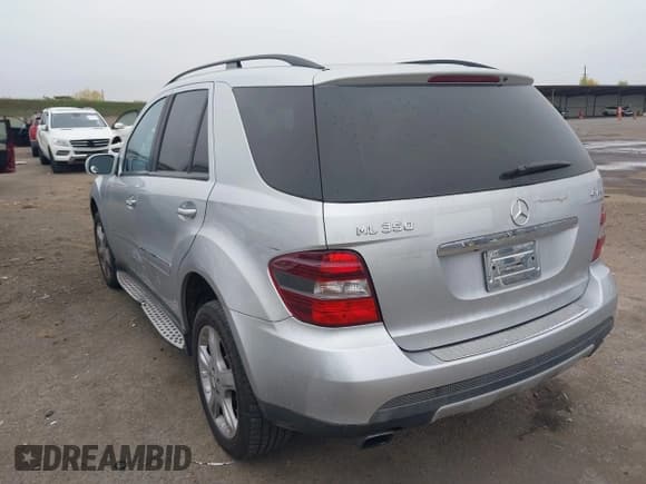 ✅ 2008 Mercedes-Benz M 350 • VIN: 4JGBB86E18A403751 • Лот: 43911652. Опубликован ранее на IAAI с пробегом 168 647 миль. Бесплатный доступ к архиву аукционных продаж из США и подробный отчёт об истории автомобиля на DreamBid. Изображение 3.