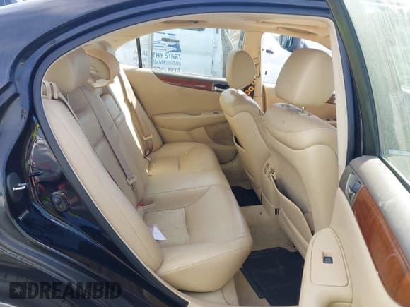 ✅ 2005 Lexus ES 350 • VIN: JTHBA30G955060596 • Lot: 43266130. Listed on IAAI with 235,005 mi. Free auction sales archive from the USA and detailed vehicle history report at DreamBid. Image 8.
