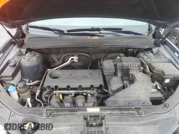 ✅ 2012 Hyundai Santa Fe GLS • VIN: 5XYZG3AB7CG124818 • Lot: 79463594. Listed on Copart with 186,656 mi. Free auction sales archive from the USA and detailed vehicle history report at DreamBid. Image 12.