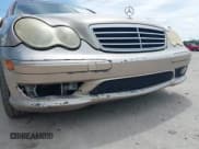 ✅ 2005 Mercedes-Benz C 320 • VIN: WDBRF64J45F610076 • Lot: 42422374. Listed on IAAI with 136,991 mi. Free auction sales archive from the USA and detailed vehicle history report at DreamBid. Image 6.