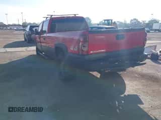 2003 Chevrolet Silverado 2500HD LT с VIN 1GCHK23193F137386, выставлен на аукционе IAAI как лот 43429707 с пробегом Не указан миль и . История ставок и продаж доступна на DreamBid. Изображение 3.
