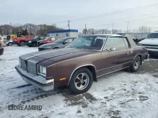 ✅ 1979 Oldsmobile Cutlass • VIN: 3R47F9R512178 • Lot: 82670544. Wystawiony na Copart z przebiegiem 89 133 mil. Bezpłatny archiwum sprzedaży aukcyjnych z USA i szczegółowy raport historii pojazdu na DreamBid. Zdjęcie 1.