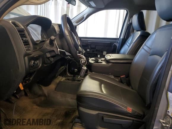 ✅ 2020 Ram 2500 Tradesman • VIN: 3C6UR5CJ4LG138575 • Lot: 48793825. Wystawiony na Copart z przebiegiem 33 993 mil. Bezpłatny archiwum sprzedaży aukcyjnych z USA i szczegółowy raport historii pojazdu na DreamBid. Zdjęcie 7.