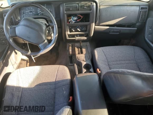 ✅ 1999 Jeep Cherokee Sport • VIN: 1J4FF68S6XL669930 • Lot: 80816045. Listed on Copart with 160,150 mi. Free auction sales archive from the USA and detailed vehicle history report at DreamBid. Image 8.