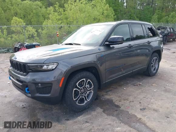 2022 Jeep Grand Cherokee Trailhawk with VIN 1C4RJYC69N8756423, listed as a IAAI auction lot 41947812 with 9,770 mi miles and . Bid and sale history available at DreamBid. Image 2.