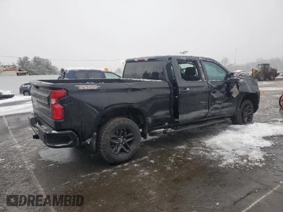 ✅ 2022 Chevrolet Silverado 1500 LT Trail Boss • VIN: 3GCPYFEL4NG101803 • Lot: 45054495. Wystawiony na Copart z przebiegiem 37 734 mil. Bezpłatny archiwum sprzedaży aukcyjnych z USA i szczegółowy raport historii pojazdu na DreamBid. Zdjęcie 3.