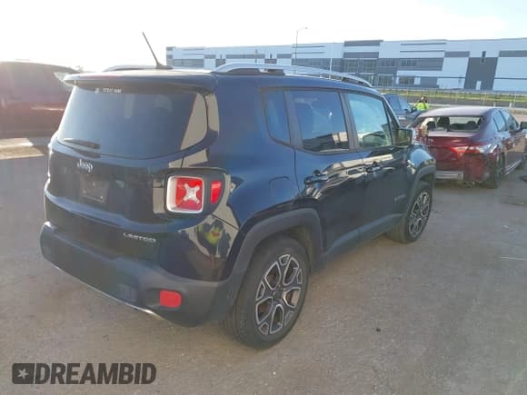 ✅ 2016 Jeep Renegade Limited • VIN: ZACCJADT7GPC91394 • Lot: 43486510. Wystawiony na IAAI z przebiegiem 116 164 mil. Bezpłatny archiwum sprzedaży aukcyjnych z USA i szczegółowy raport historii pojazdu na DreamBid. Zdjęcie 4.
