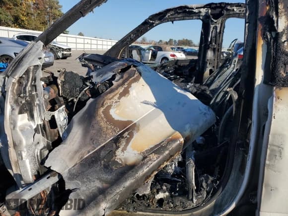 ✅ 2015 Ford F-150 XLT • VIN: 1FTEW1EGXFFB89259 • Lot: 92686295. Wystawiony na Copart z przebiegiem Nie podano. Bezpłatny archiwum sprzedaży aukcyjnych z USA i szczegółowy raport historii pojazdu na DreamBid. Zdjęcie 7.