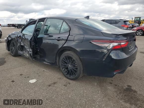 ✅ 2021 Toyota Camry SE Nightshade • VIN: 4T1G11AKXMU441145 • Лот: 87196705. Опубликован ранее на Copart с пробегом 82 628 миль. Бесплатный доступ к архиву аукционных продаж из США и подробный отчёт об истории автомобиля на DreamBid. Изображение 2.