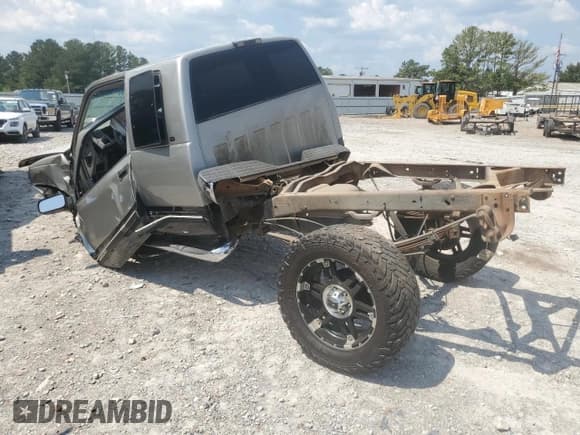 ✅ 1998 GMC Sierra 1500 • VIN: 2GTEK19R7W1505120 • Лот: 71555485. Опубликован ранее на Copart с пробегом Не указан. Бесплатный доступ к архиву аукционных продаж из США и подробный отчёт об истории автомобиля на DreamBid. Изображение 2.