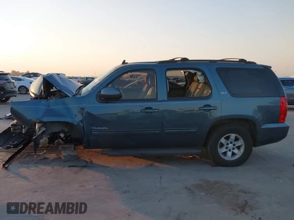 ✅ 2010 GMC Yukon SLT • VIN: 1GKUCCE05AR139528 • Lot: 43242377. Listed on IAAI with Not provided. Free auction sales archive from the USA and detailed vehicle history report at DreamBid. Image 15.