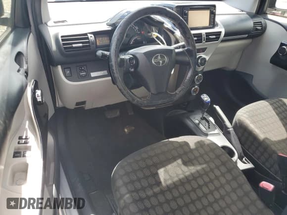 ✅ 2014 Scion iQ • VIN: JTNJJXB01EJ027292 • Лот: 68859565. Опубликован ранее на Copart с пробегом 127 928 миль. Бесплатный доступ к архиву аукционных продаж из США и подробный отчёт об истории автомобиля на DreamBid. Изображение 8.