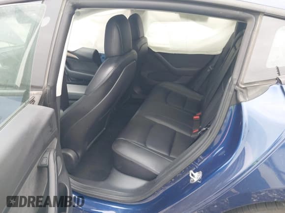 ✅ 2022 Tesla Model 3 Long Range • VIN: 5YJ3E1EB6NF250866 • Lot: 42059963. Wystawiony na IAAI z przebiegiem 20 004 mil. Bezpłatny archiwum sprzedaży aukcyjnych z USA i szczegółowy raport historii pojazdu na DreamBid. Zdjęcie 8.