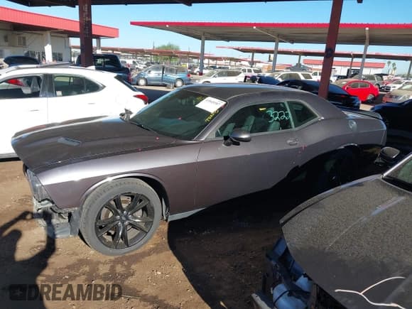✅ 2018 Dodge Challenger SXT Plus • VIN: 2C3CDZAG9JH124075 • Lot: 43545187. Wystawiony na IAAI z przebiegiem 114 083 mil. Bezpłatny archiwum sprzedaży aukcyjnych z USA i szczegółowy raport historii pojazdu na DreamBid. Zdjęcie 15.
