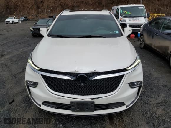 ✅ 2022 Buick Enclave Essence • VIN: 5GAEVAKWXNJ132362 • Lot: 47603195. Wystawiony na Copart z przebiegiem 49 401 mil. Bezpłatny archiwum sprzedaży aukcyjnych z USA i szczegółowy raport historii pojazdu na DreamBid. Zdjęcie 5.