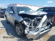 ✅ 2023 Toyota RAV4 XLE • VIN: 2T3W1RFV6PC218109 • Лот: 42845750. Опубликован ранее на IAAI с пробегом 32 401 миль. Бесплатный доступ к архиву аукционных продаж из США и подробный отчёт об истории автомобиля на DreamBid. Изображение 1.