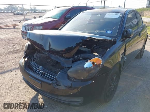 ✅ 2007 Hyundai Accent GS • VIN: KMHCM36CX7U019092 • Lot: 43435565. Wystawiony na IAAI z przebiegiem 239 297 mil. Bezpłatny archiwum sprzedaży aukcyjnych z USA i szczegółowy raport historii pojazdu na DreamBid. Zdjęcie 6.