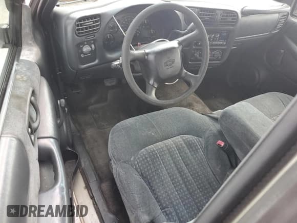 ✅ 2000 Chevrolet S-10 LS • VIN: 1GCCS1954Y8249930 • Лот: 66693694. Опубликован ранее на Copart с пробегом 157 076 миль. Бесплатный доступ к архиву аукционных продаж из США и подробный отчёт об истории автомобиля на DreamBid. Изображение 8.