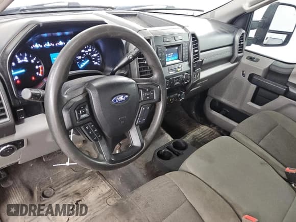 ✅ 2019 Ford F-250 XL • VIN: 1FTBF2B62KEF61553 • Lot: 65133795. Listed on Copart with 100,833 mi. Free auction sales archive from the USA and detailed vehicle history report at DreamBid. Image 8.