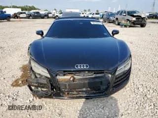 ✅ 2014 Audi R8 • VIN: WUASUAFG3EN000918 • Lot: 59743575. Wystawiony na Copart z przebiegiem 92 165 mil. Bezpłatny archiwum sprzedaży aukcyjnych z USA i szczegółowy raport historii pojazdu na DreamBid. Zdjęcie 5.