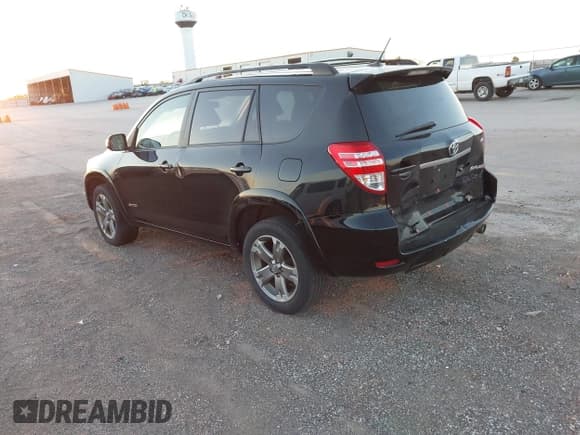 ✅ 2011 Toyota RAV4 Sport • VIN: JTMRK4DV5B5105010 • Lot: 43286567. Listed on IAAI with 105,981 mi. Free auction sales archive from the USA and detailed vehicle history report at DreamBid. Image 3.