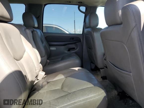 ✅ 2003 Chevrolet Suburban LS • VIN: 3GNEC16T43G343955 • Лот: 51368415. Опубликован ранее на Copart с пробегом 217 420 миль. Бесплатный доступ к архиву аукционных продаж из США и подробный отчёт об истории автомобиля на DreamBid. Изображение 11.