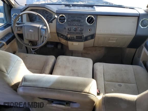 ✅ 2008 Ford F-250 XL • VIN: 1FTSW20R48EE27181 • Lot: 92129205. Wystawiony na Copart z przebiegiem 257 885 mil. Bezpłatny archiwum sprzedaży aukcyjnych z USA i szczegółowy raport historii pojazdu na DreamBid. Zdjęcie 8.