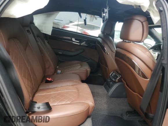 ✅ 2015 Audi A8 4.0T • VIN: WAU32AFD7FN016860 • Lot: 65257235. Wystawiony na Copart z przebiegiem 81 314 mil. Bezpłatny archiwum sprzedaży aukcyjnych z USA i szczegółowy raport historii pojazdu na DreamBid. Zdjęcie 10.