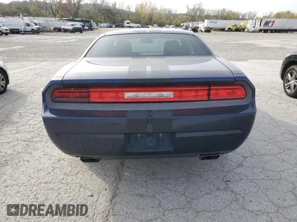 ✅ 2013 Dodge Challenger SXT • VIN: 2C3CDYAG0DH724465 • Lot: 77883374. Wystawiony na Copart z przebiegiem 124 103 mil. Bezpłatny archiwum sprzedaży aukcyjnych z USA i szczegółowy raport historii pojazdu na DreamBid. Zdjęcie 6.