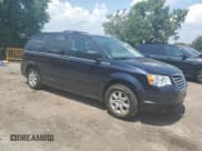 ✅ 2010 Chrysler Town & Country LX • VIN: 2A4RR2D12AR463996 • Lot: 64144025. Wystawiony na Copart z przebiegiem 179 794 mil. Bezpłatny archiwum sprzedaży aukcyjnych z USA i szczegółowy raport historii pojazdu na DreamBid. Zdjęcie 4.
