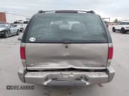 ✅ 2003 Chevrolet Blazer LS • VIN: 1GNDT13X13K119831 • Lot: 43295014. Wystawiony na IAAI z przebiegiem 183 907 mil. Bezpłatny archiwum sprzedaży aukcyjnych z USA i szczegółowy raport historii pojazdu na DreamBid. Zdjęcie 17.