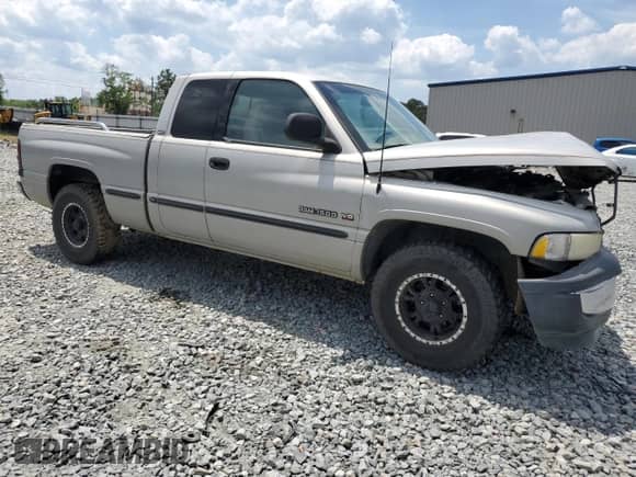 1998 Dodge 1500 с VIN 3B7HC13Y1WG169174, выставлен на аукционе Copart как лот 52666754 с пробегом 205 692 миль миль и Списание • Salvage title. История ставок и продаж доступна на DreamBid. Изображение 4.