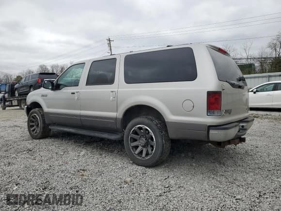 ✅ 2002 Ford Excursion XLT • VIN: 1FMNU41S22EC86209 • Lot: 51261065. Wystawiony na Copart z przebiegiem 202 942 mil. Bezpłatny archiwum sprzedaży aukcyjnych z USA i szczegółowy raport historii pojazdu na DreamBid. Zdjęcie 2.
