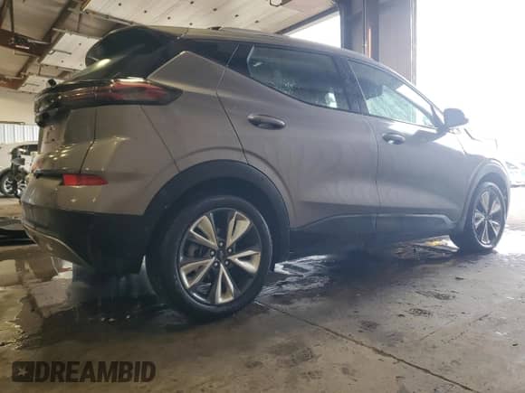 2023 Chevrolet Bolt EUV LT z VIN 1G1FY6S06P4191065, wystawiony jako Copart lot #85339375 z przebiegiem 30 220 mil mil oraz Szkoda całkowita • Salvage title. Historia ofert i sprzedaży dostępna na DreamBid. Obrazek 3.