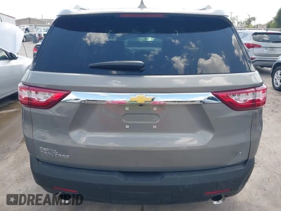 ✅ 2018 Chevrolet Traverse LT Cloth • VIN: 1GNERGKWXJJ266604 • Lot: 42862735. Wystawiony na IAAI z przebiegiem 21 815 mil. Bezpłatny archiwum sprzedaży aukcyjnych z USA i szczegółowy raport historii pojazdu na DreamBid. Zdjęcie 17.