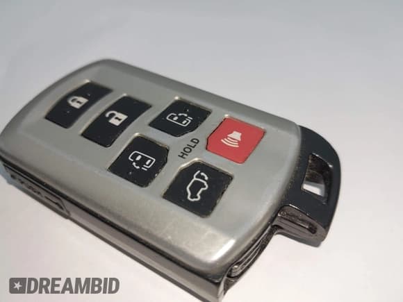 ✅ 2012 Toyota Sienna XLE • VIN: 5TDDK3DC9CS042847 • Lot: 40970090. Wystawiony na IAAI z przebiegiem 101 813 mil. Bezpłatny archiwum sprzedaży aukcyjnych z USA i szczegółowy raport historii pojazdu na DreamBid. Zdjęcie 11.