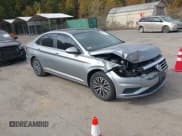 ✅ 2020 Volkswagen Jetta S • VIN: 3VWCB7BU2LM006980 • Лот: 43576116. Опубликован ранее на IAAI с пробегом 96 142 миль. Бесплатный доступ к архиву аукционных продаж из США и подробный отчёт об истории автомобиля на DreamBid. Изображение 1.