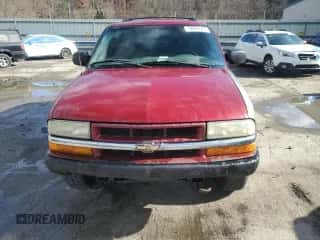 2003 Chevrolet Blazer LS z VIN 1GNDT13X73K186384, wystawiony jako Copart lot #78837914 z przebiegiem 241 159 mil mil oraz Szkoda całkowita • Salvage title. Historia ofert i sprzedaży dostępna na DreamBid. Obrazek 5.