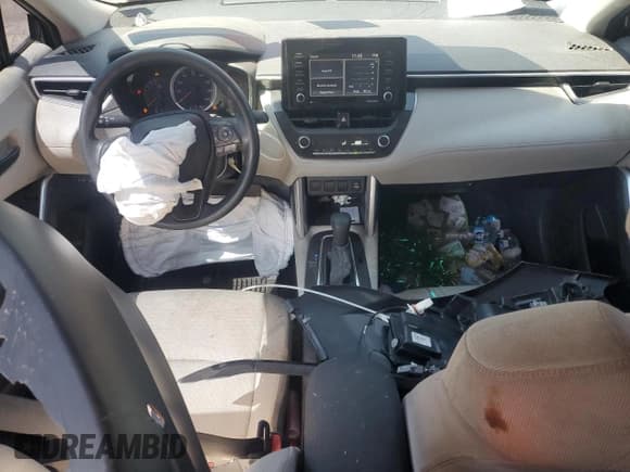 ✅ 2022 Toyota Corolla Cross L • VIN: 7MUAAABG4NV025480 • Lot: 68827655. Listed on Copart with 71,578 mi. Free auction sales archive from the USA and detailed vehicle history report at DreamBid. Image 8.