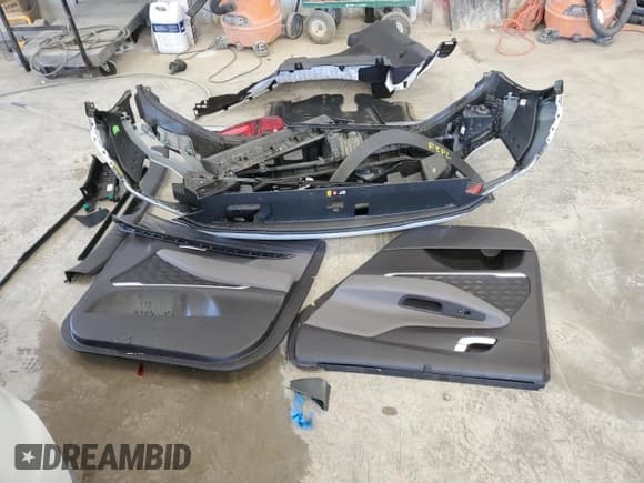 ✅ 2020 Hyundai Santa Fe SEL • VIN: 5NMS3CAD4LH263681 • Lot: 56671844. Wystawiony na Copart z przebiegiem 26 354 mil. Bezpłatny archiwum sprzedaży aukcyjnych z USA i szczegółowy raport historii pojazdu na DreamBid. Zdjęcie 13.