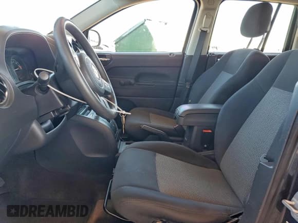 ✅ 2014 Jeep Compass Sport • VIN: 1C4NJCBAXED725910 • Lot: 93786035. Listed on Copart with 107,972 mi. Free auction sales archive from the USA and detailed vehicle history report at DreamBid. Image 7.